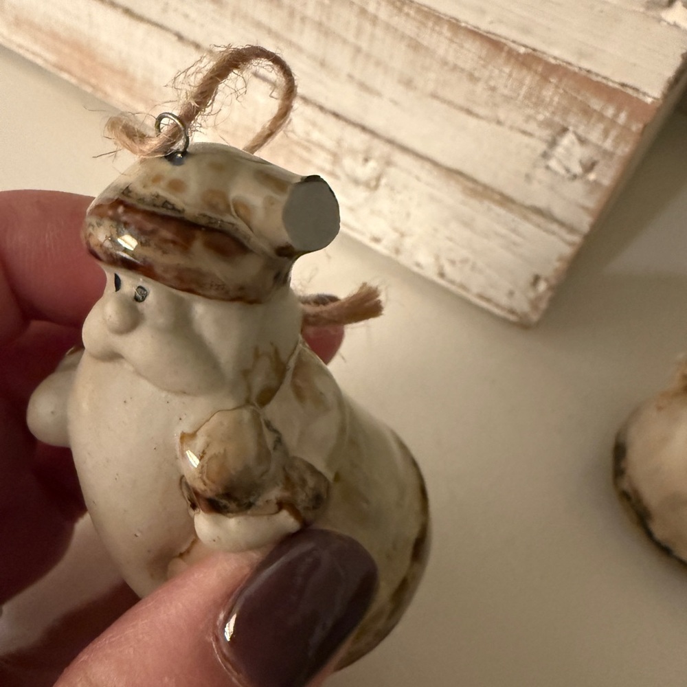 Ceramic/Pottery Holiday Folk Art Lot of 9 Figurine Ornaments Set -Cream and Gold - Picture 9 of 15